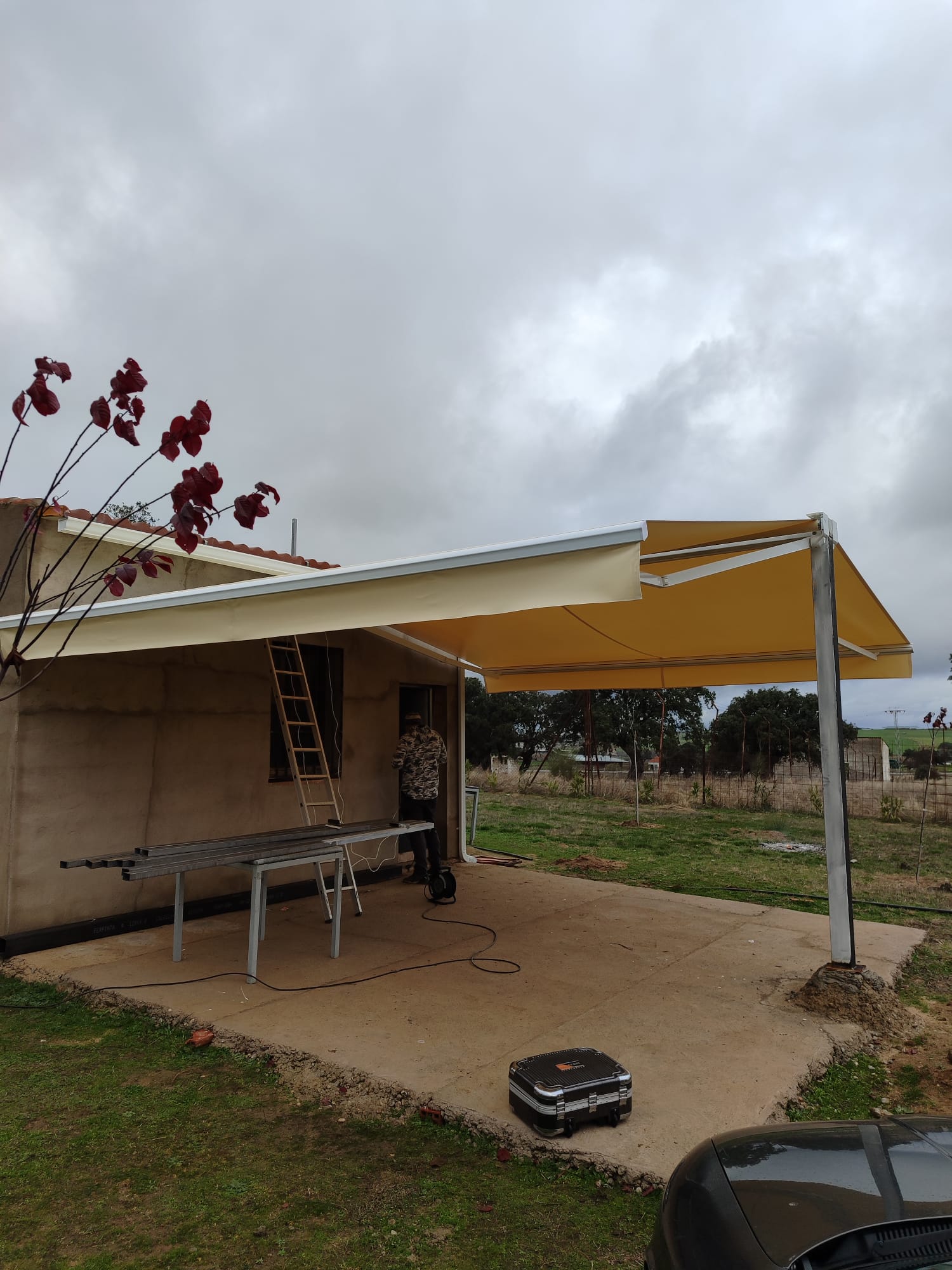 Toldos brazo invisible